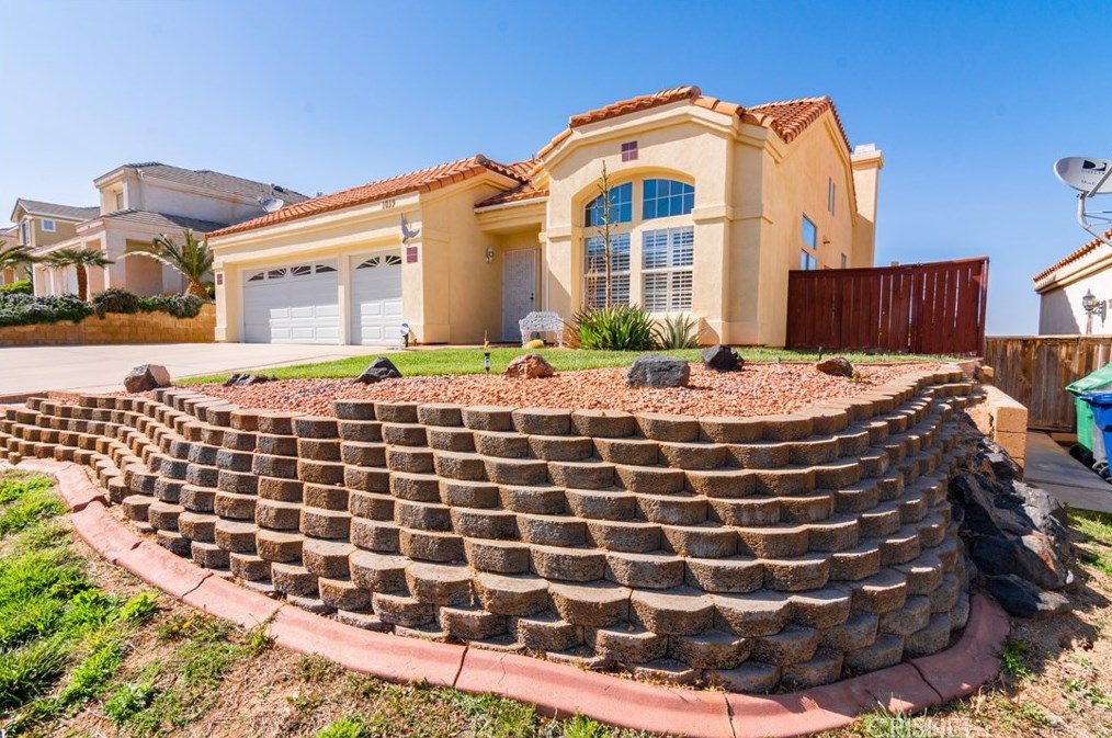 1039 Ironwood Ave, Palmdale, CA 93551-4389