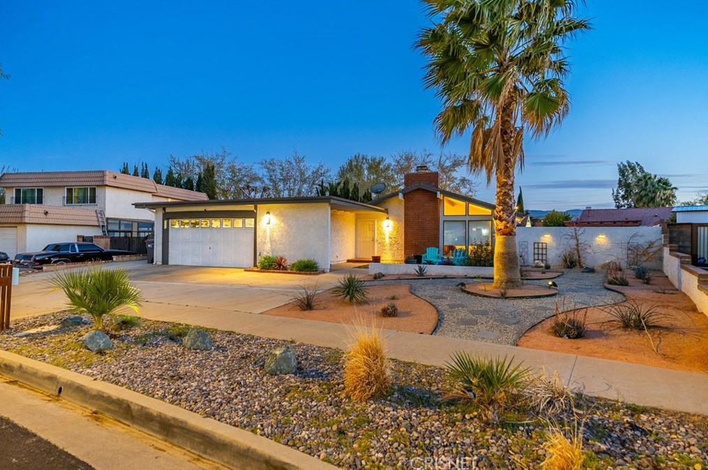 624 Fantasy St, Palmdale, CA 93551-2962