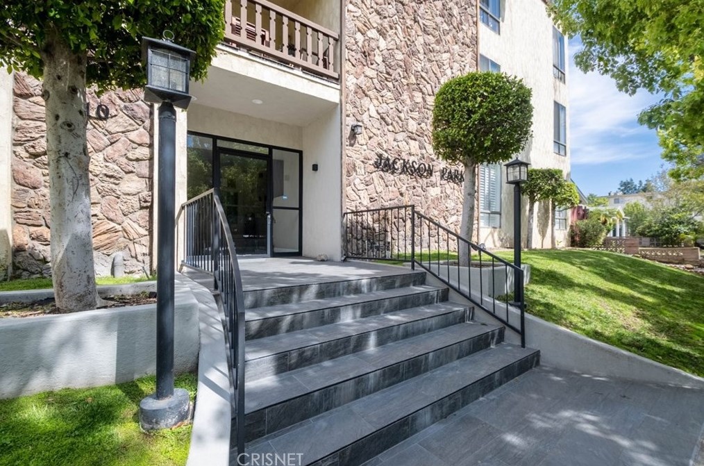 510 N Jackson St #205, Glendale, CA 91206