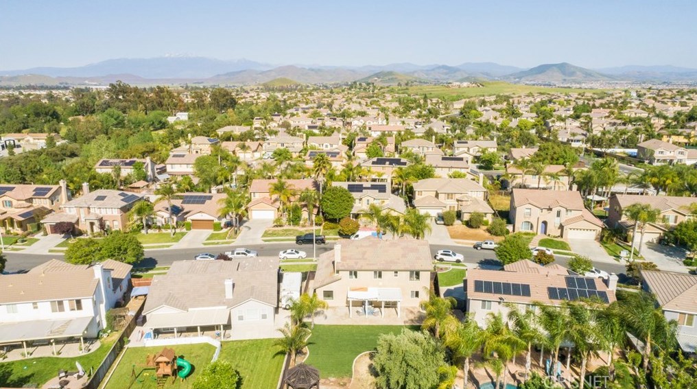 33593 Nandina Ln, Murrieta CA  92563-3401 exterior