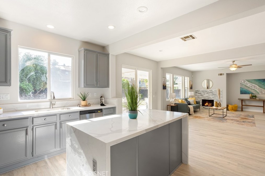 33593 Nandina Ln, Murrieta CA  92563-3401 exterior