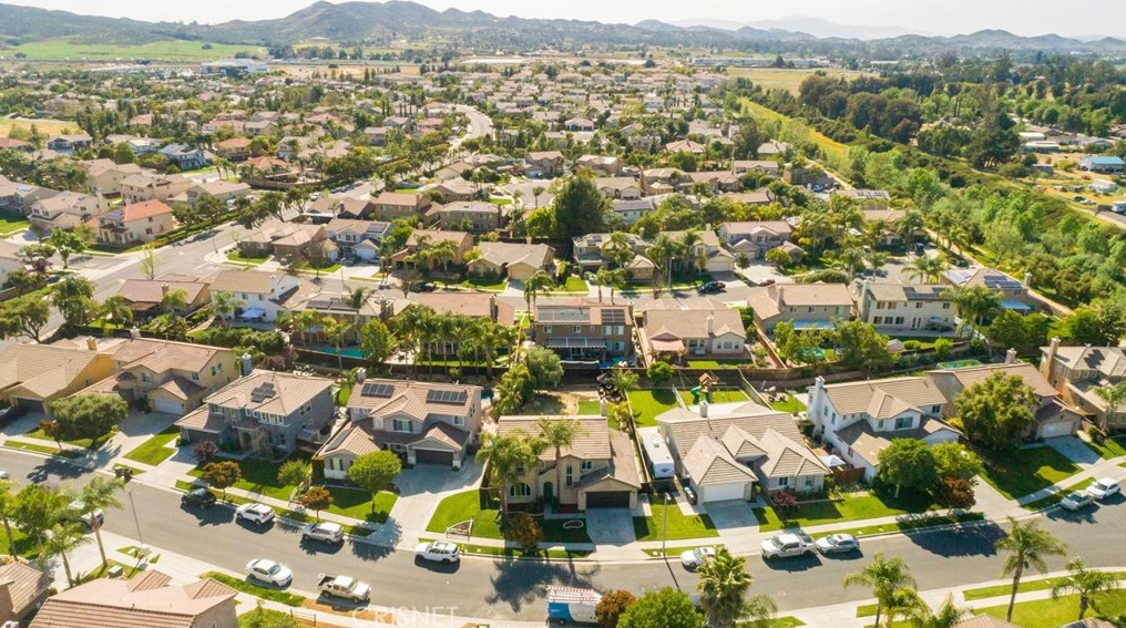 33593 Nandina Ln, Murrieta CA  92563-3401 exterior