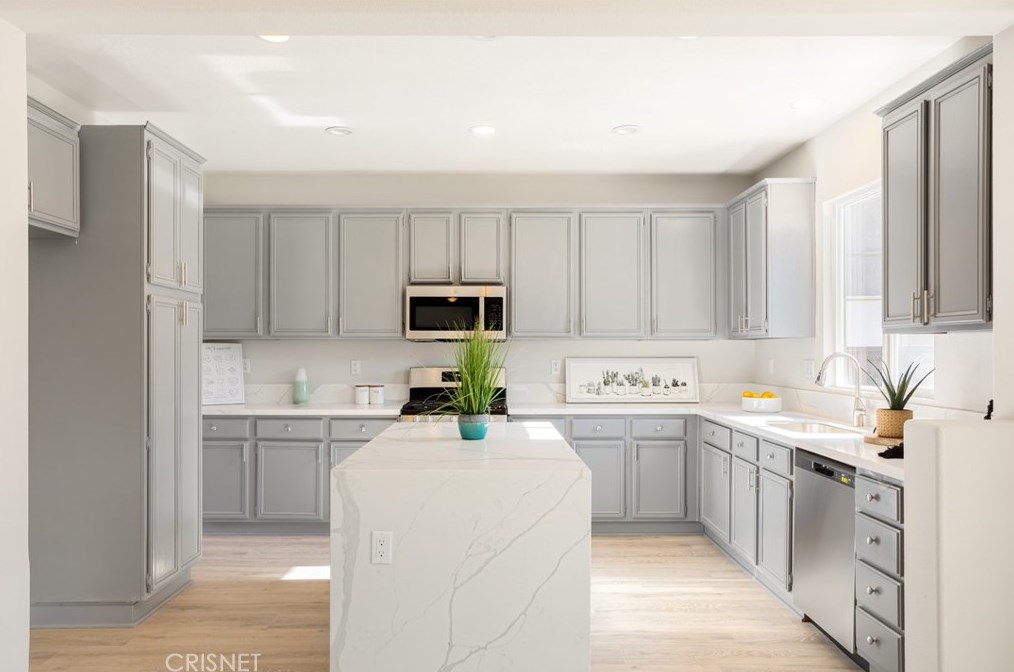 33593 Nandina Ln, Murrieta CA  92563-3401 exterior