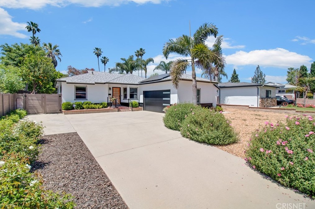 11013 Densmore Ave, San Fernando, CA 91344-5421