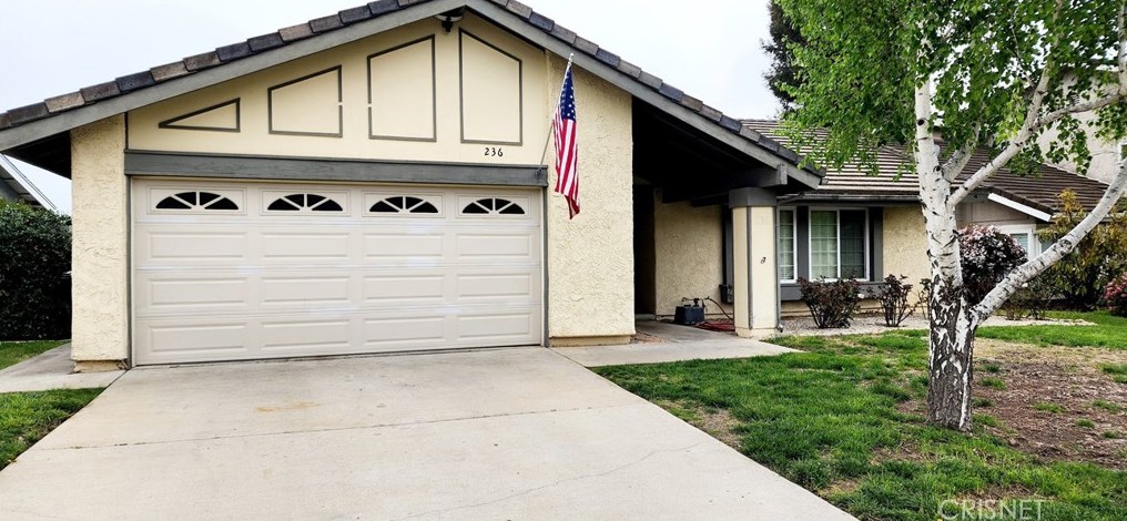 236 Cedar Heights Dr, Thousand Oaks, CA 91360-1755