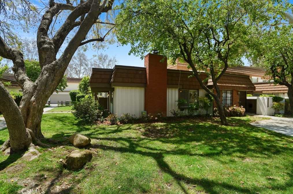 10426 Larwin Ave, Chatsworth, CA 91311
