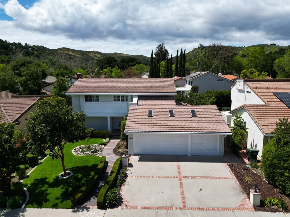 2037 Rosebay St, Thousand Oaks, CA 91361-1822