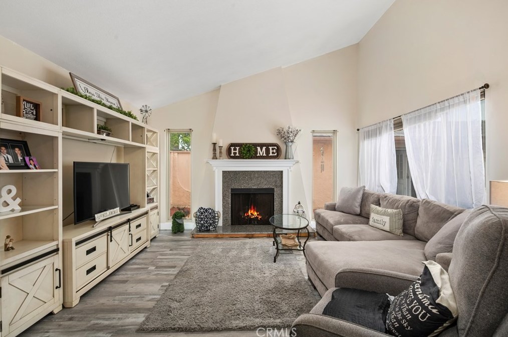 653 Nandina Cir, Oxnard, CA 93036