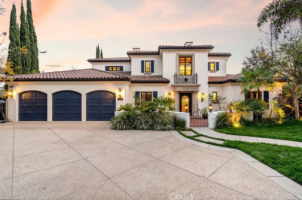 1046 Lavender Ln, La Canada, CA 91011