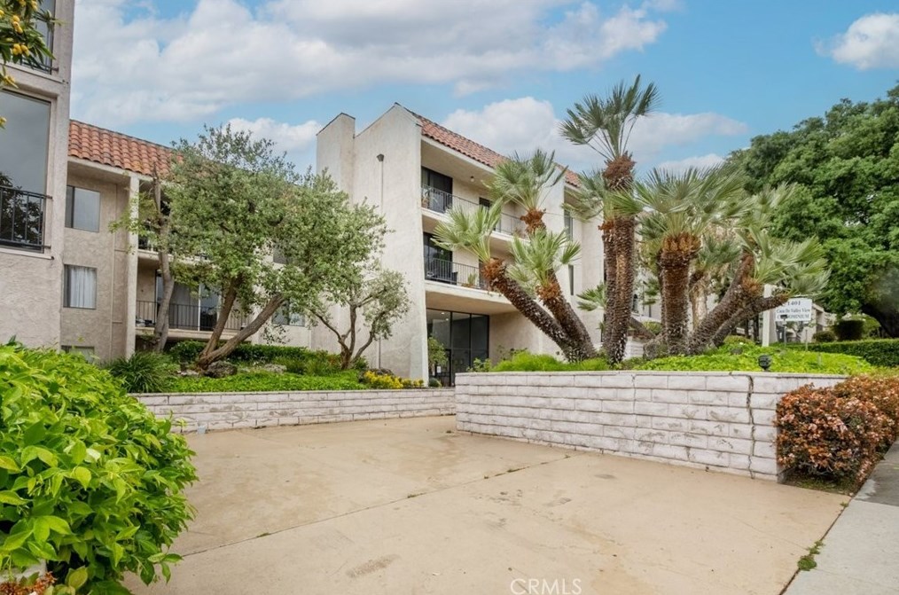 1401 Valley View Rd #225, Glendale, CA 91202