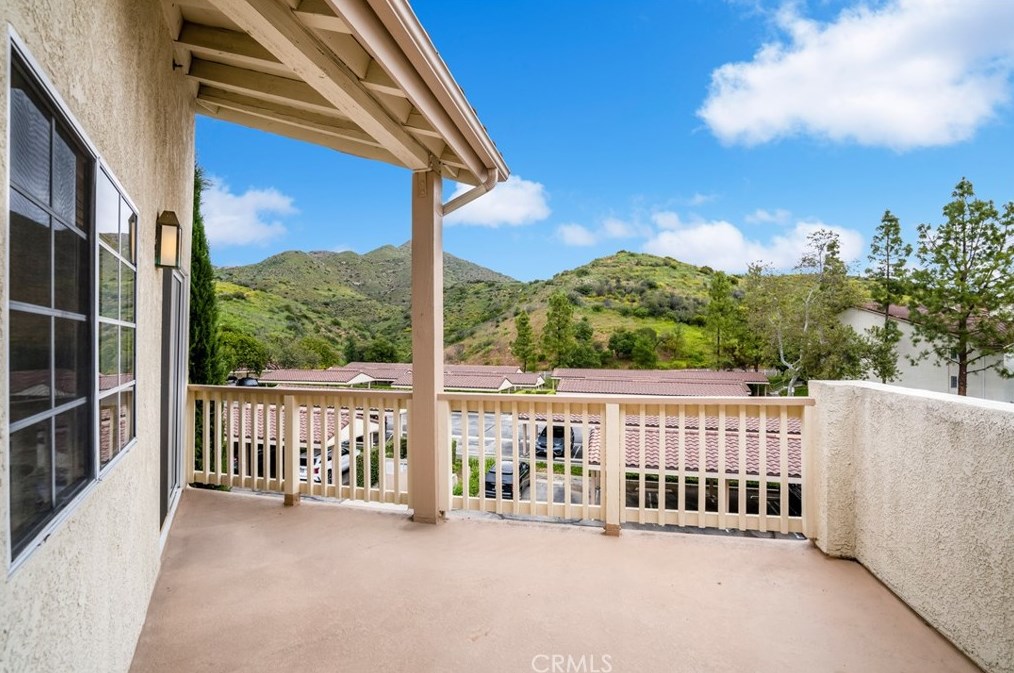 5744 Oak Bend Ln #404, Calabasas, CA 91377