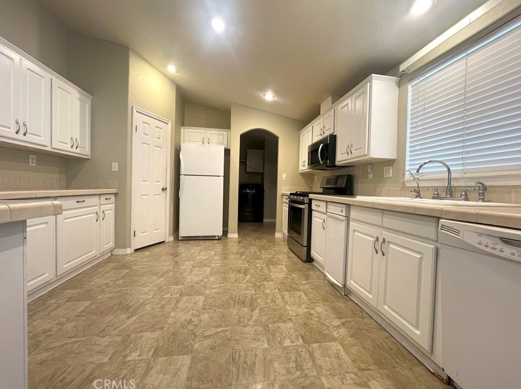 80 E Dawes St #42, Perris, CA 92571