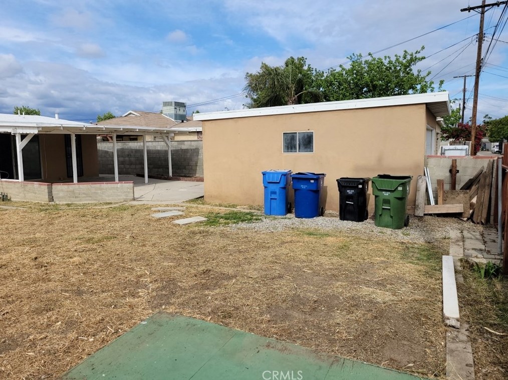 19454 Hartland St, Los Angeles CA  91335-3737 exterior