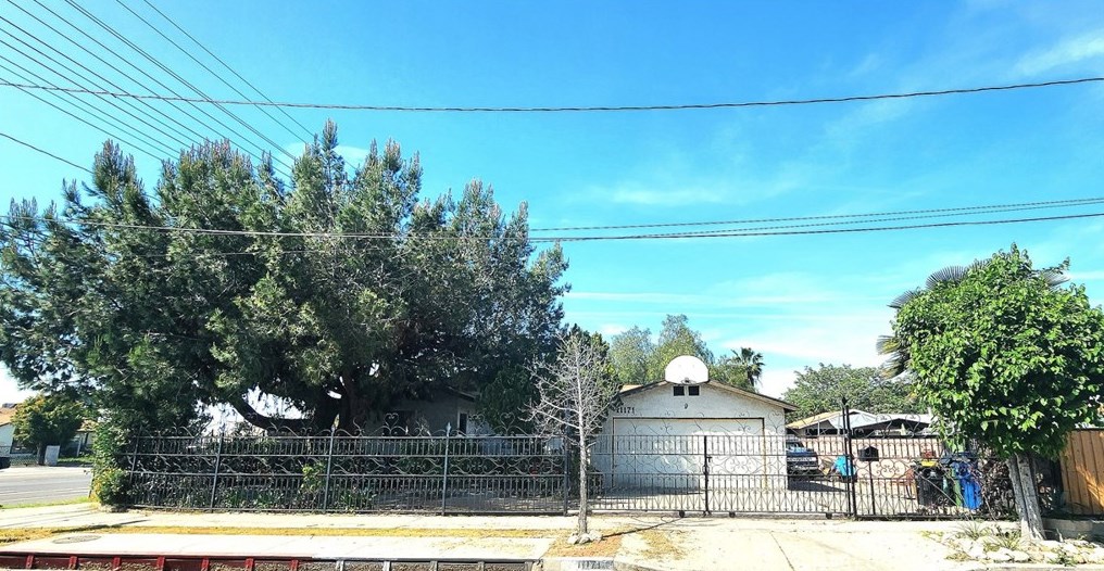 11171 De Haven Ave, Los Angeles CA  91331-1961 exterior