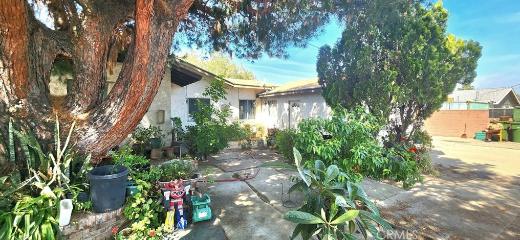 11171 De Haven Ave, Los Angeles CA  91331-1961 exterior