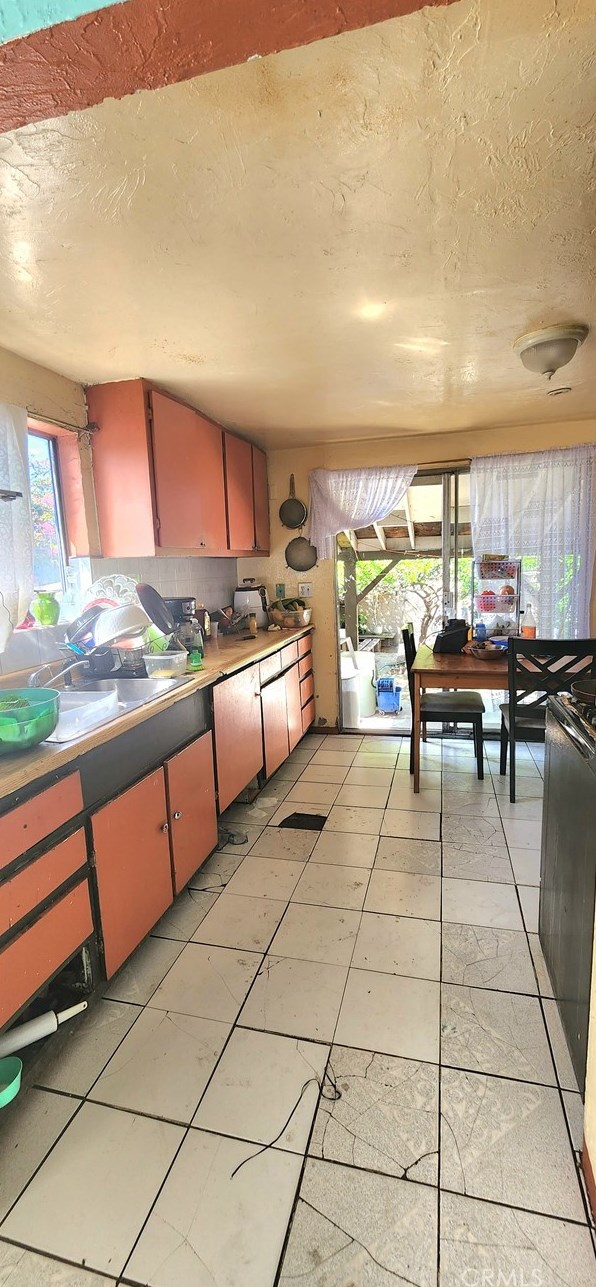 11171 De Haven Ave, Los Angeles CA  91331-1961 exterior