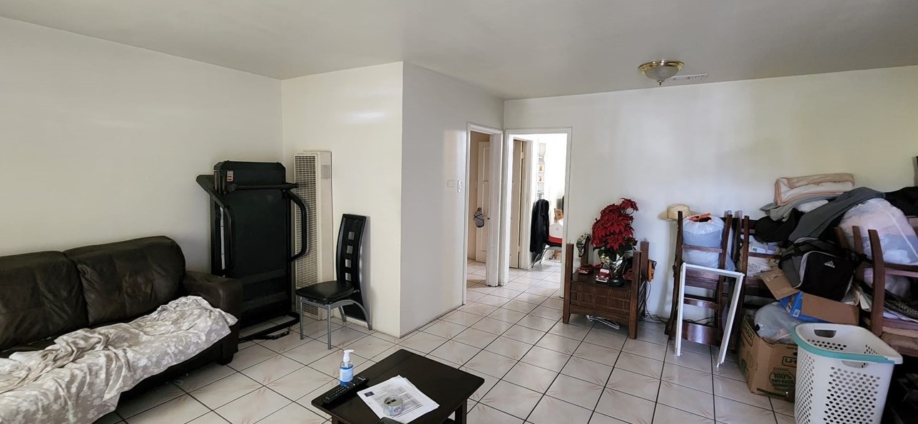 10247 Amboy Ave, Los Angeles CA  91331-3804 exterior