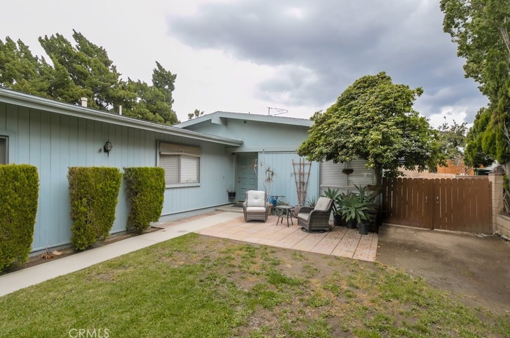 17238 Tennyson Pl, San Fernando, CA 91344-1004