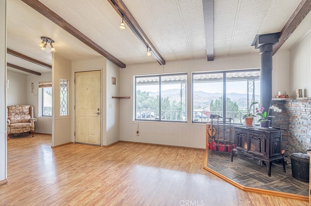 33141 Listie Ave, Acton CA  93510-1411 exterior