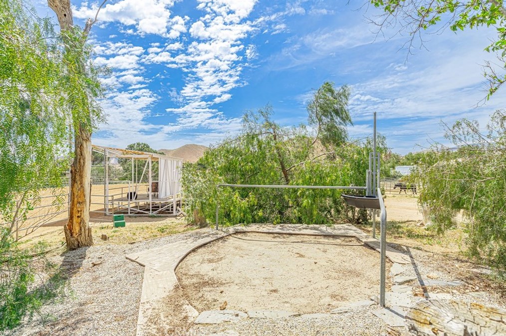 33141 Listie Ave, Acton CA  93510-1411 exterior