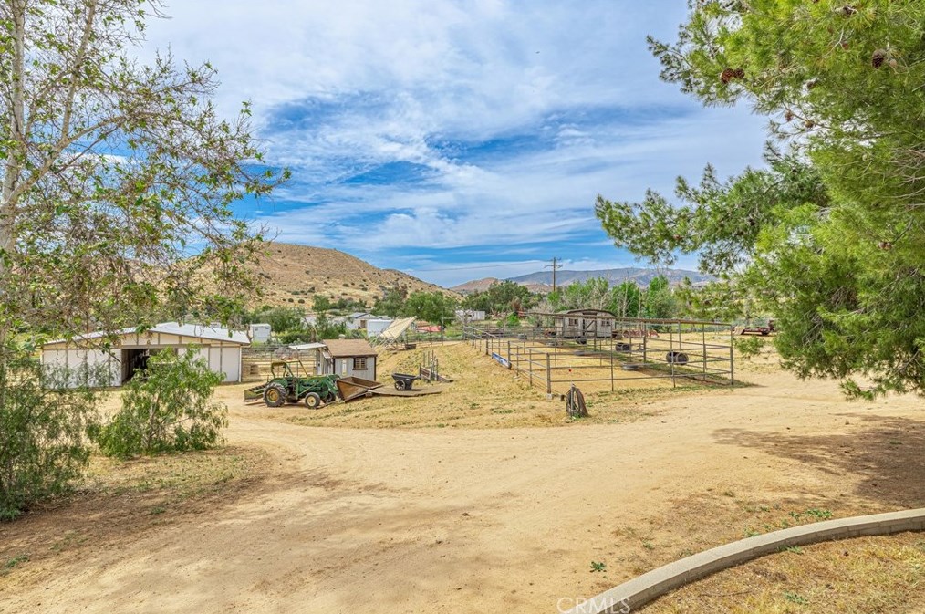 33141 Listie Ave, Acton CA  93510-1411 exterior