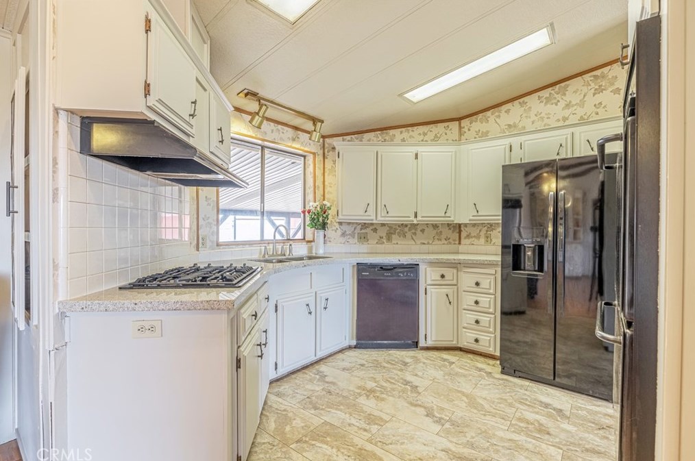 33141 Listie Ave, Acton CA  93510-1411 exterior