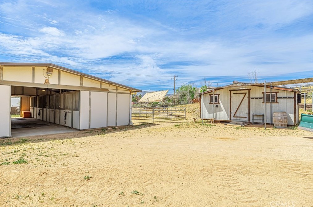 33141 Listie Ave, Acton CA  93510-1411 exterior