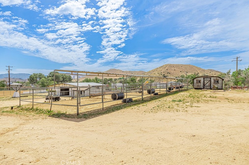 33141 Listie Ave, Acton CA  93510-1411 exterior