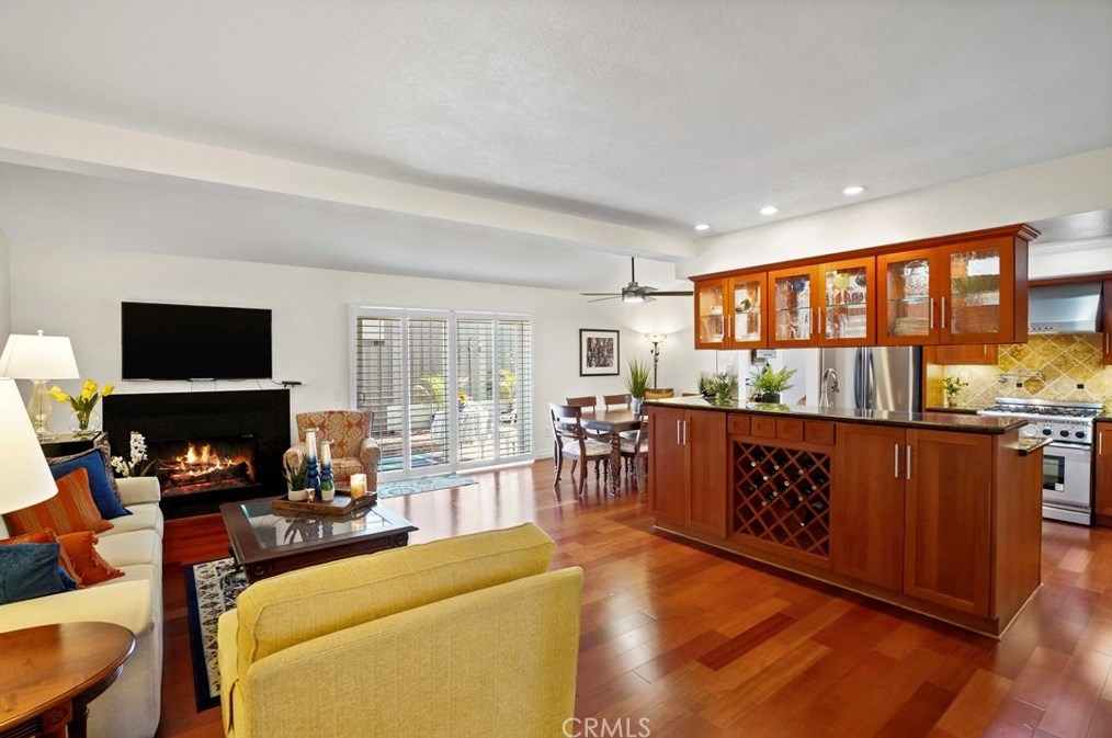 4307 Freedom Dr #6, Calabasas, CA 91302