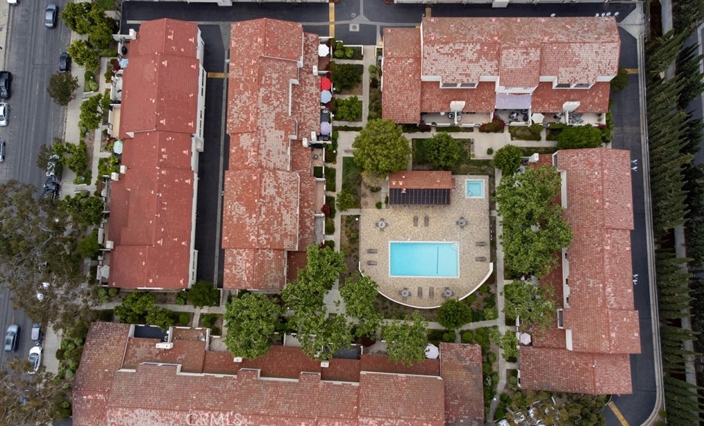 6020 Etiwanda Ave, Los Angeles CA  91356-1662 exterior