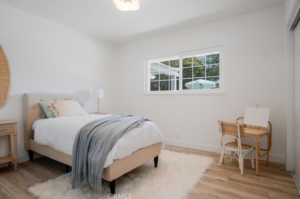 1376 Feather Ave, Thousand Oaks CA  91360-3413 exterior