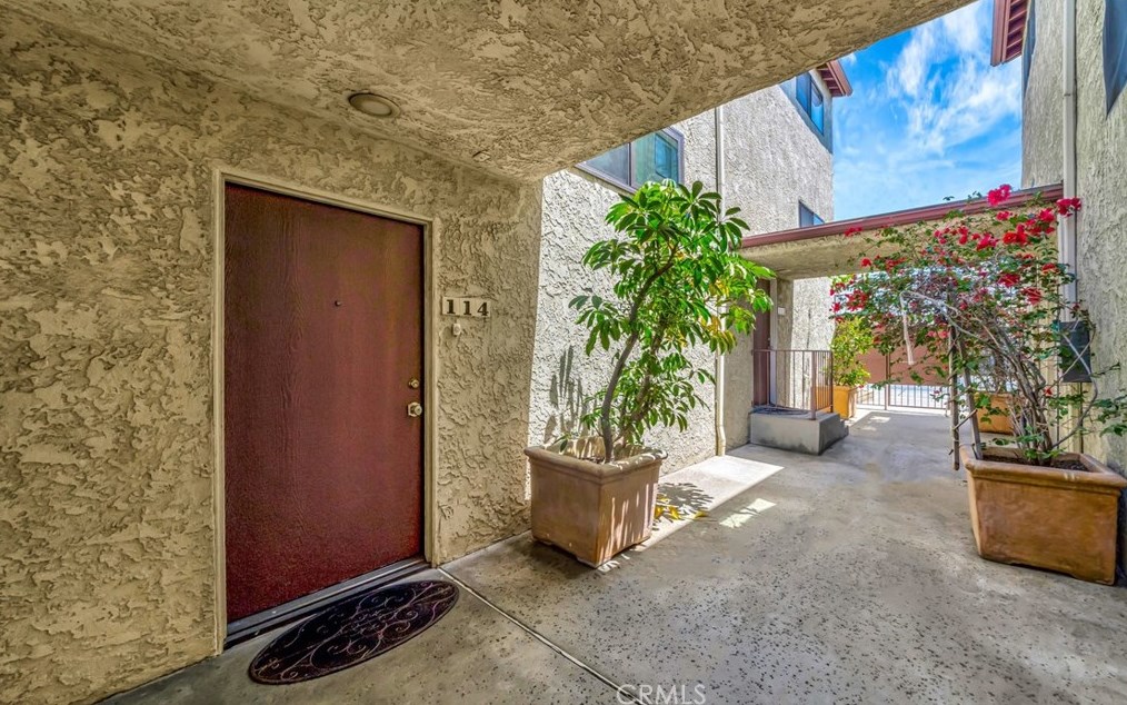 7409 Woodman Ave #114, Van Nuys, CA 91405