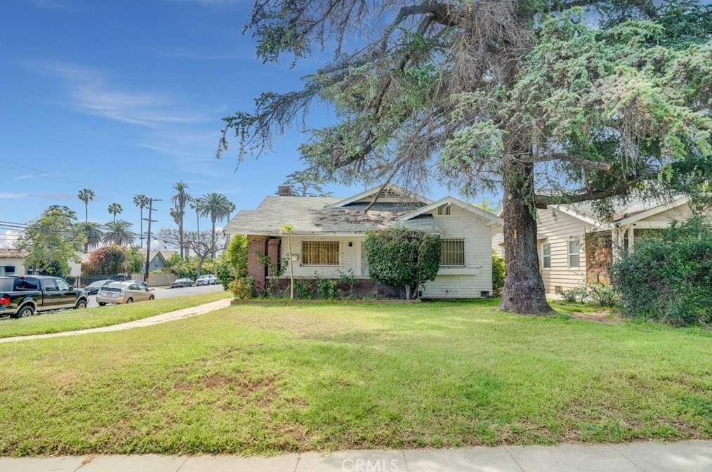 103 Harvard Blvd, Los Angeles, CA 90004-4316