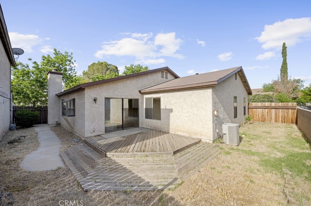 2943 Avenue, Palmdale CA  93551-2427 exterior