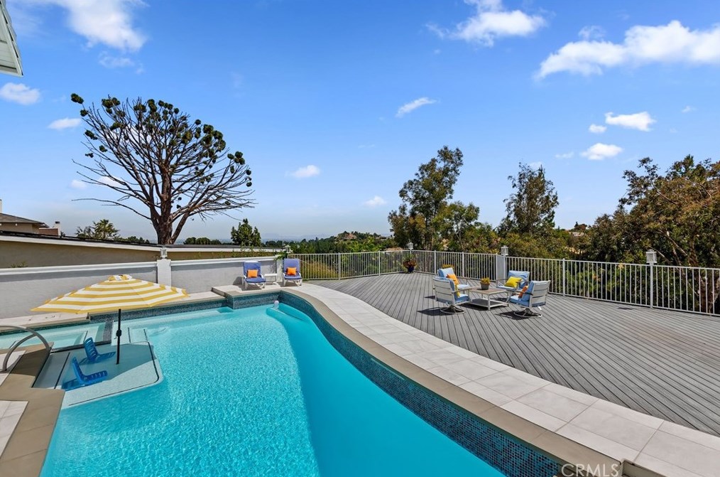 17600 Orna Dr, San Fernando, CA 91344-1330