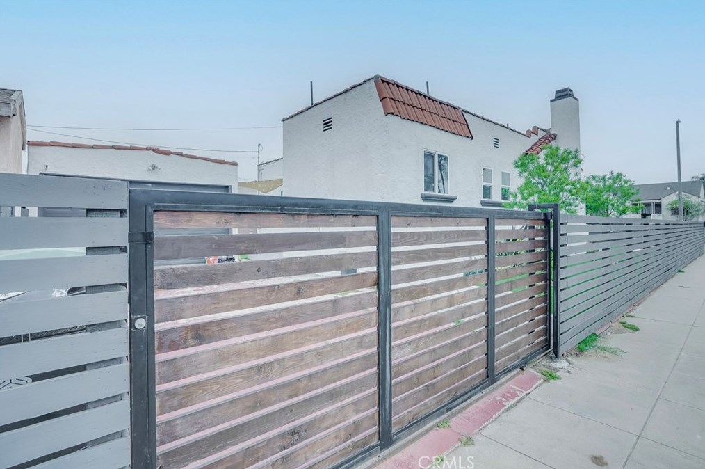 1459 84th St, Los Angeles CA  90047-3107 exterior