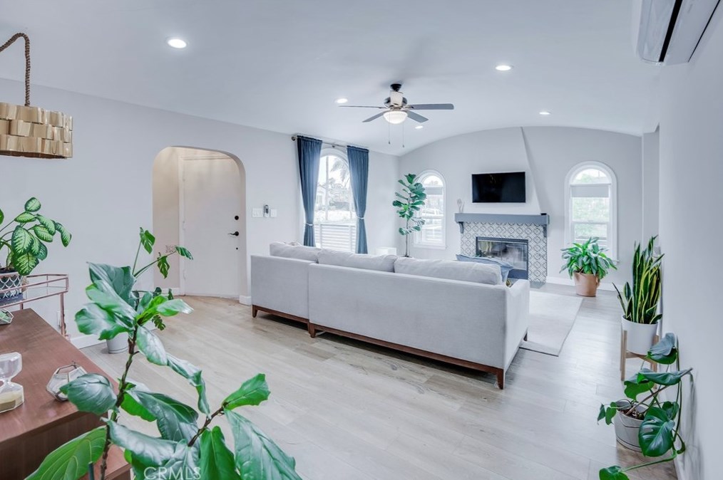 1459 84th St, Los Angeles CA  90047-3107 exterior
