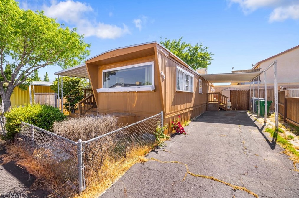5711 W Columbia Way #82, Lancaster, CA 93536