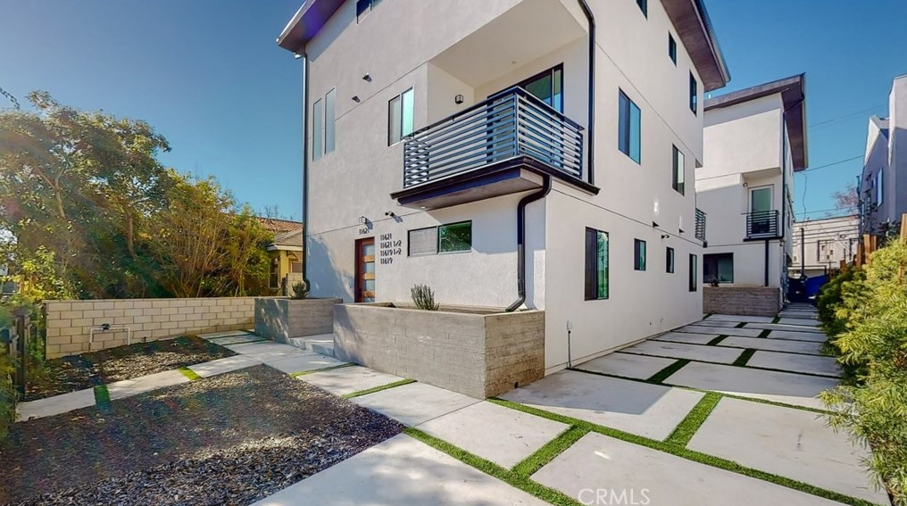 11621 Ayres Ave, Los Angeles CA  90064-2905 exterior