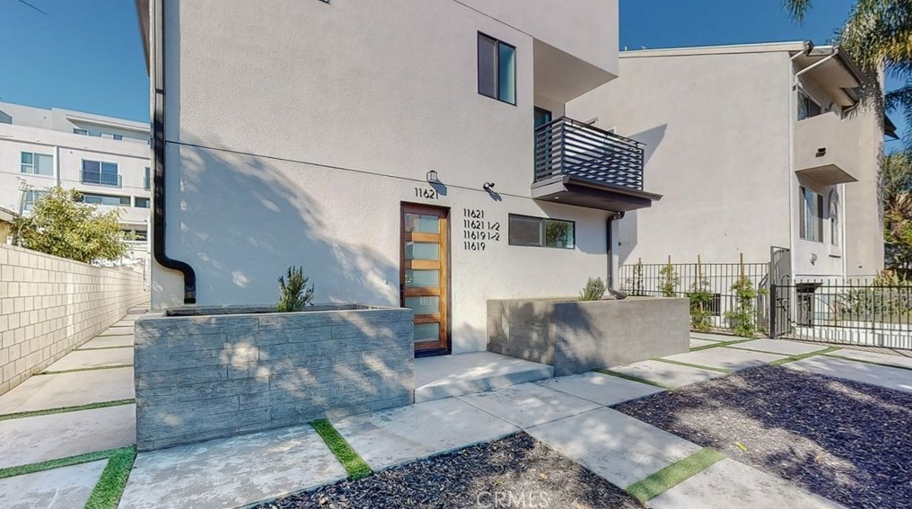 11621 Ayres Ave, Los Angeles CA  90064-2905 exterior