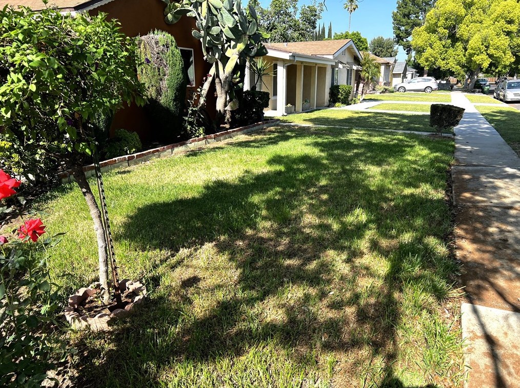18349 Jovan St, Los Angeles, CA 91335-7042