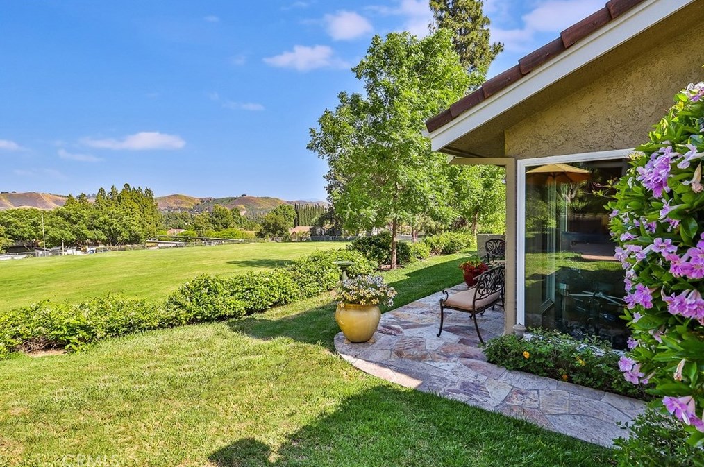 184 Conifer Cir, Calabasas, CA 91377