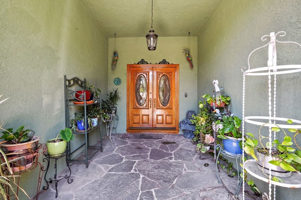 12609 El Oro Way, San Fernando, CA 91344