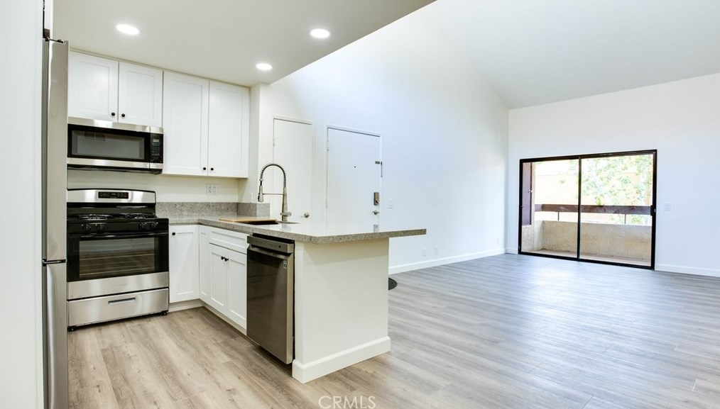 18760 Mandan St #1408, Santa Clarita, CA 91351