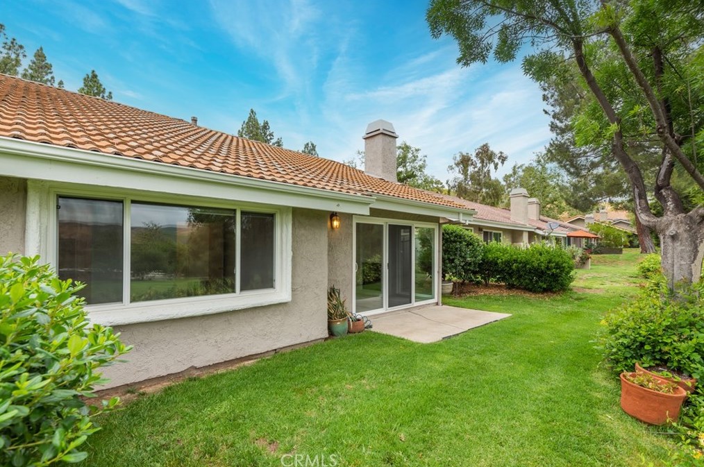 176 Conifer Cir, Calabasas, CA 91377