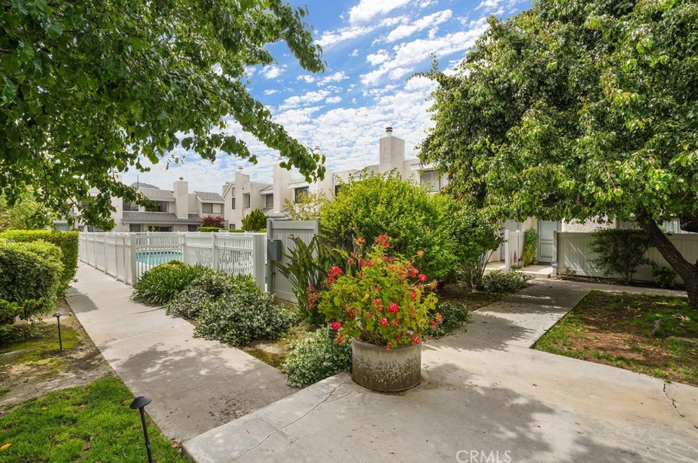 21901 Dupont St #18, Chatsworth, CA 91311