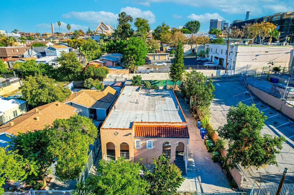 120 Westlake Ave, Los Angeles CA  90026-5331 exterior
