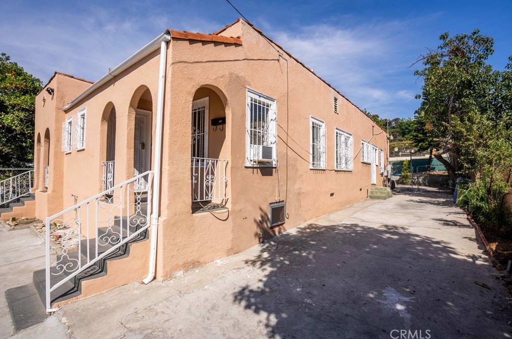 120 Westlake Ave, Los Angeles CA  90026-5331 exterior