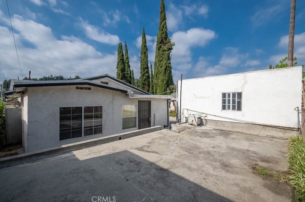 3356 Isabel Dr, Los Angeles CA  90065-2609 exterior