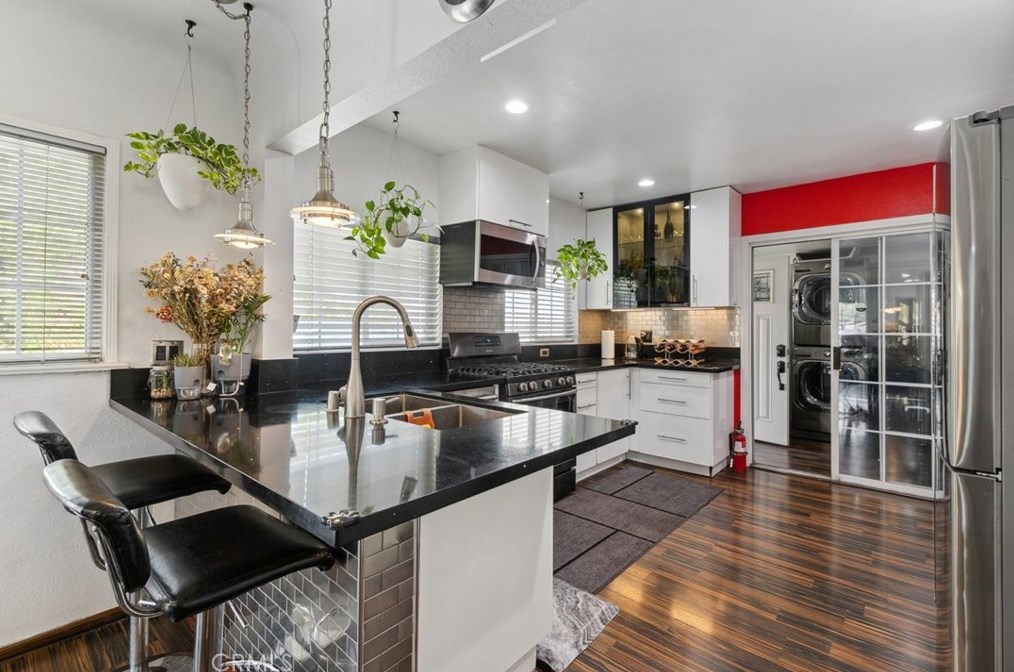 3356 Isabel Dr, Los Angeles CA  90065-2609 exterior